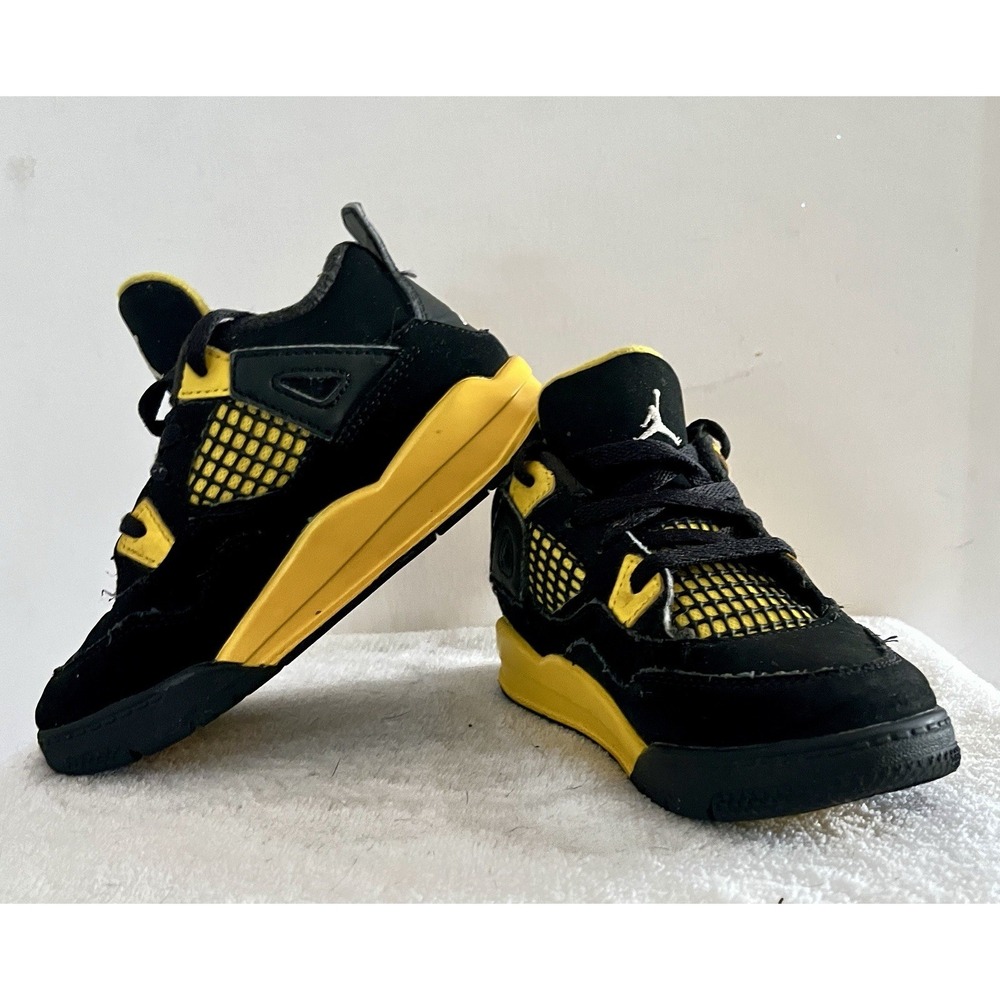 Nike Air Jordan 4 Retro TD Thunder Toddler Size 10C Shoe Black Yellow BQ7670-017